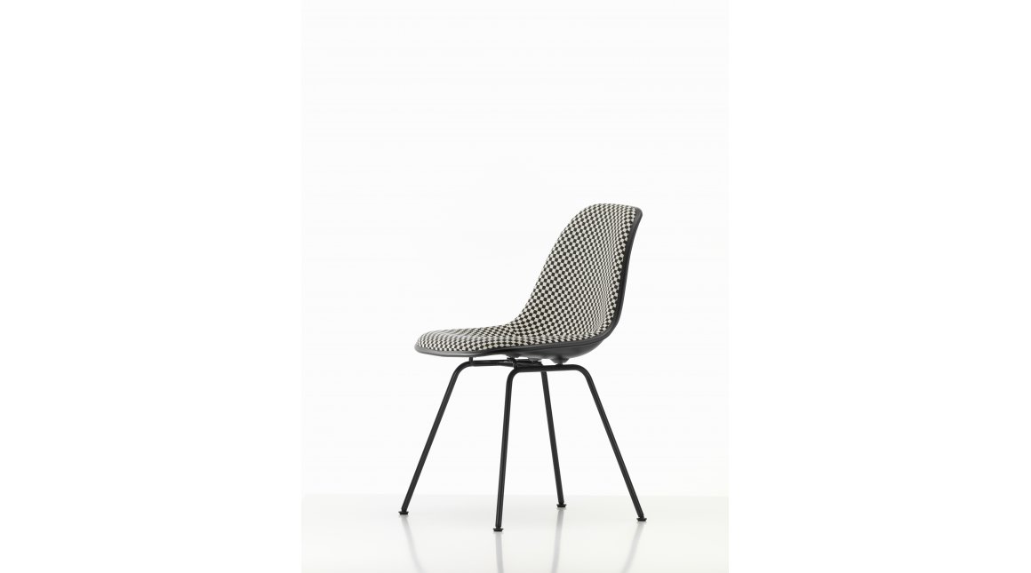 DSX - Eames Plastic Side Chair